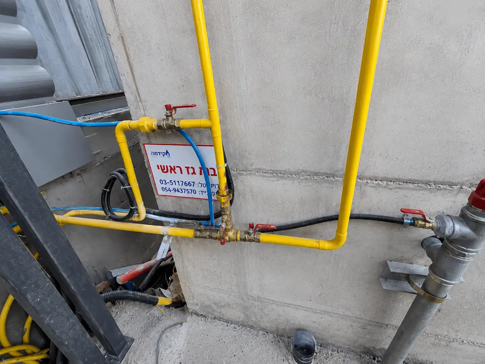 ברז גז ראשי ושילוט קידמה במצבעה תעשייתית