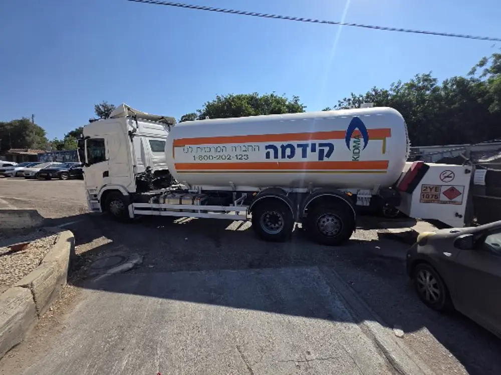 צי האספקה של קידמה - מיכלית גז בעבודה